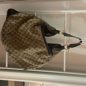 Gucci shoulder bucket bag.  Large.  Monogram canvas.
